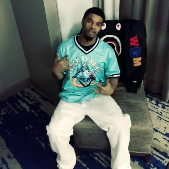 Meet your Posher, Ricky - Picture 6 of 8